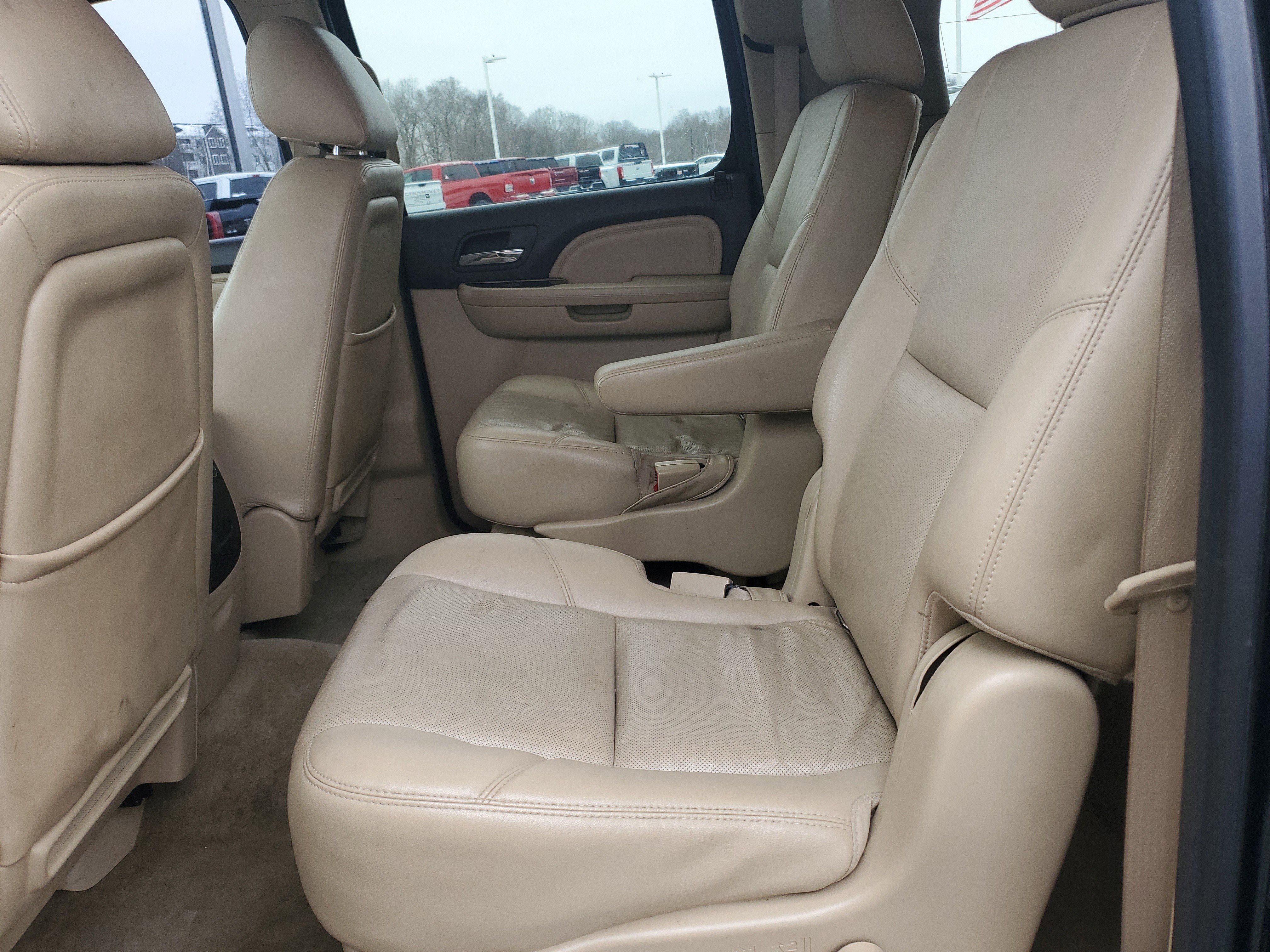 Used 2011 GMC Yukon XL Denali image 29