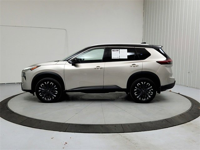 Used 2025 Nissan Rogue SL w/ Tech Package image 4