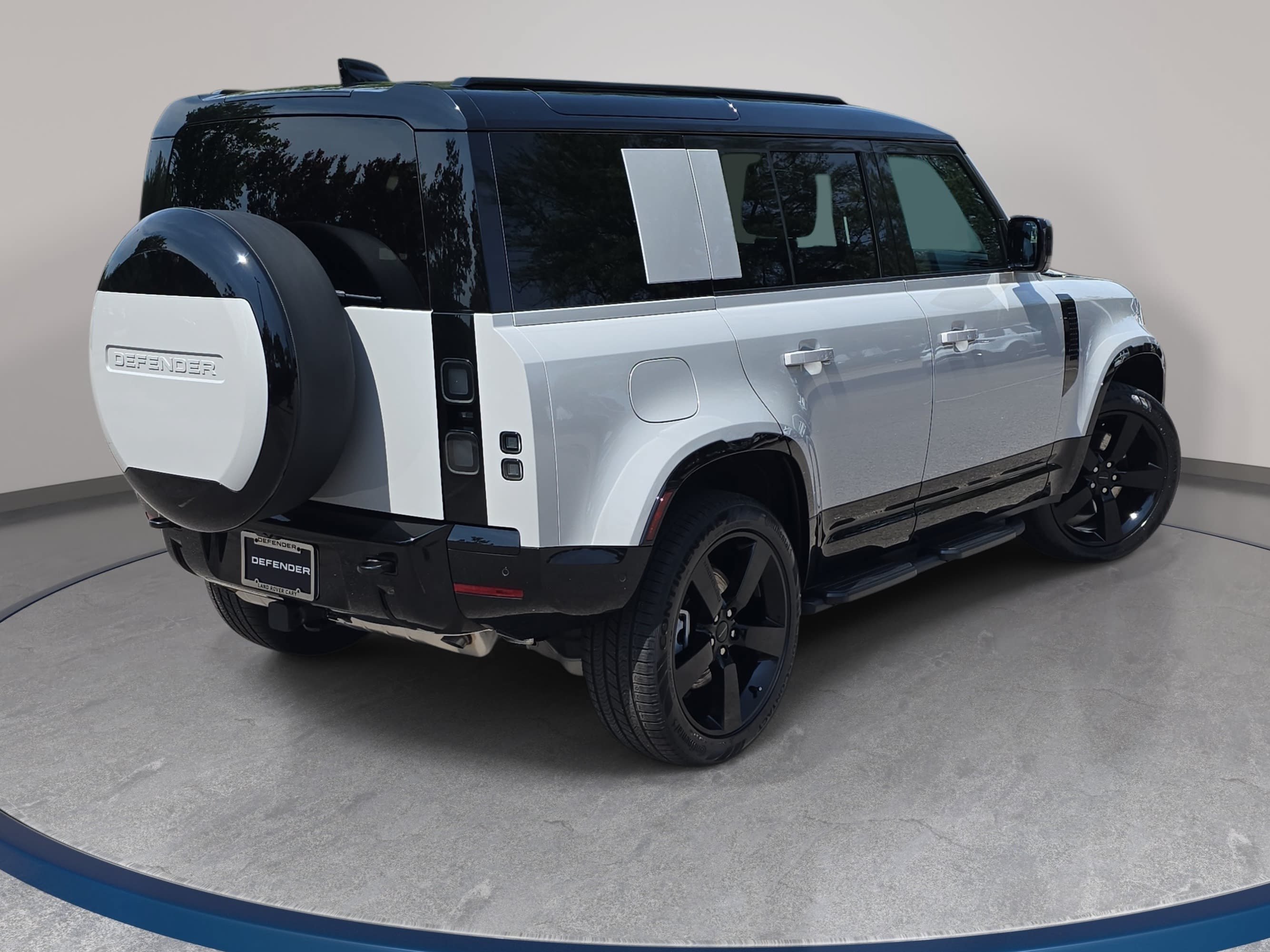 New 2026 Land Rover Defender 110 X-Dynamic SE AWD/4WD image 5