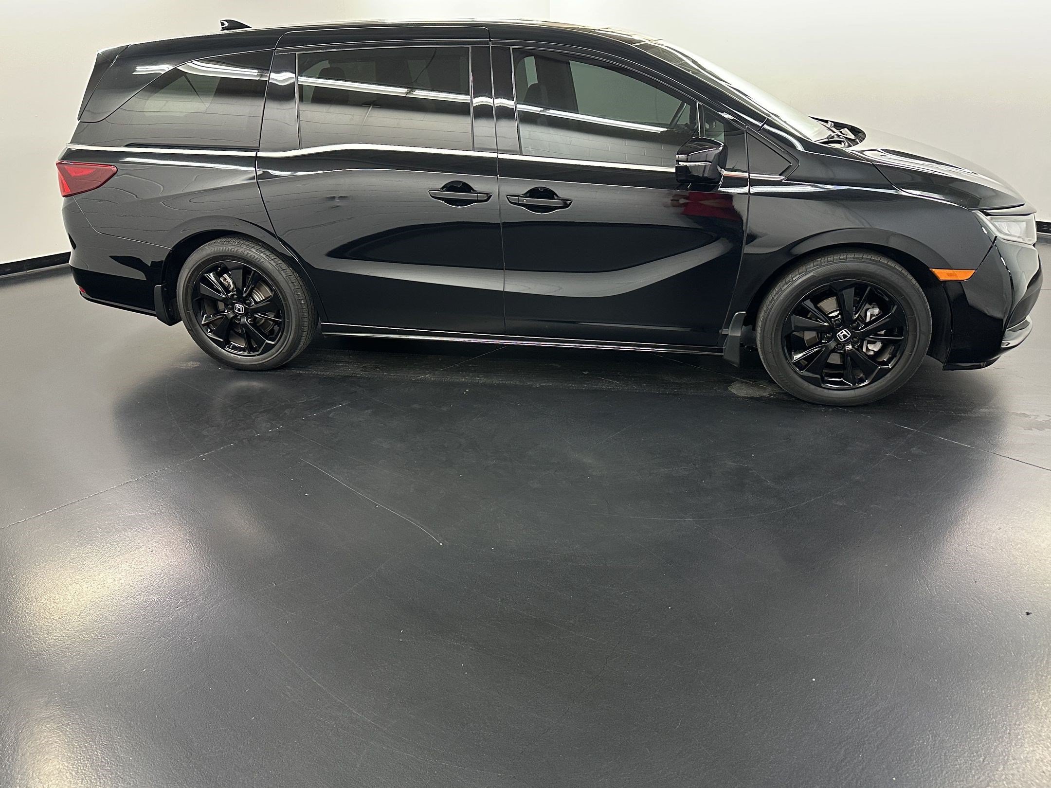 Certified 2024 Honda Odyssey Sport image 8