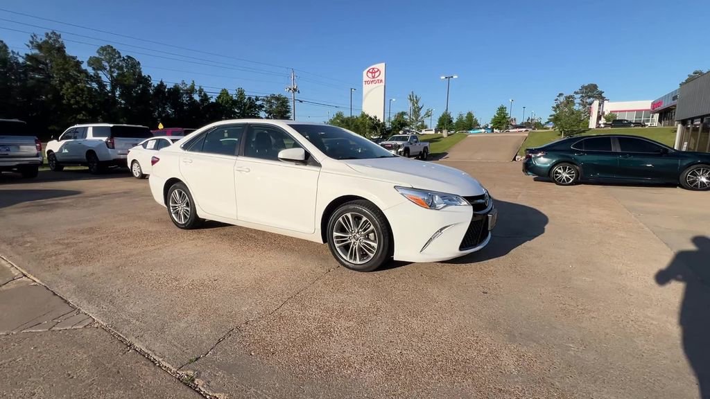 Used 2015 Toyota Camry SE FWD image 8