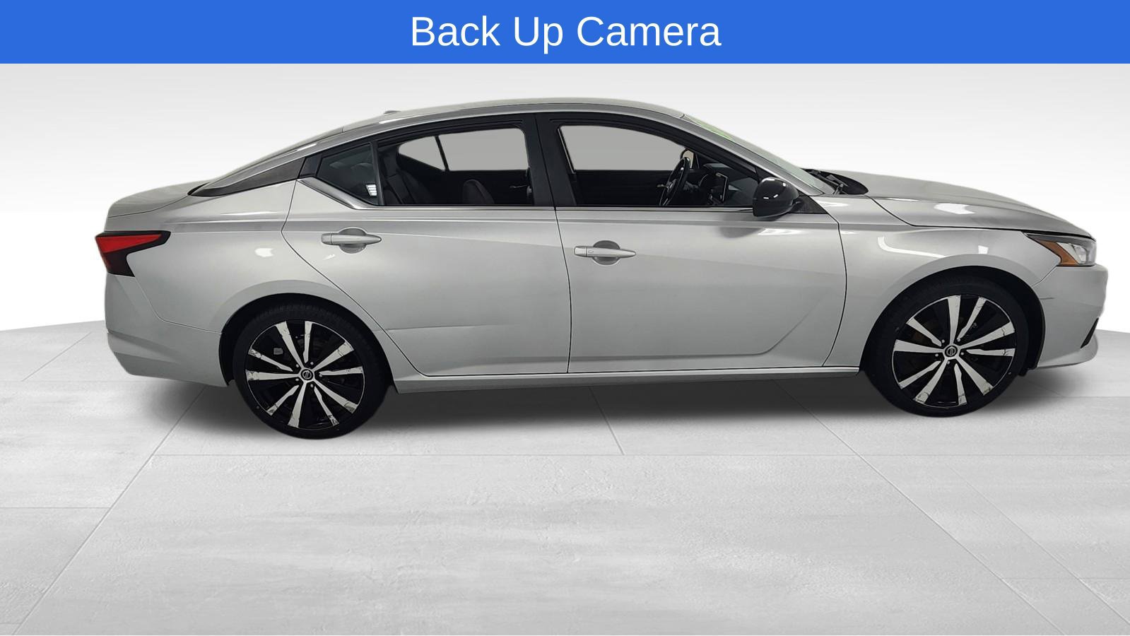 Used 2022 Nissan Altima 2.5 SR FWD image 2