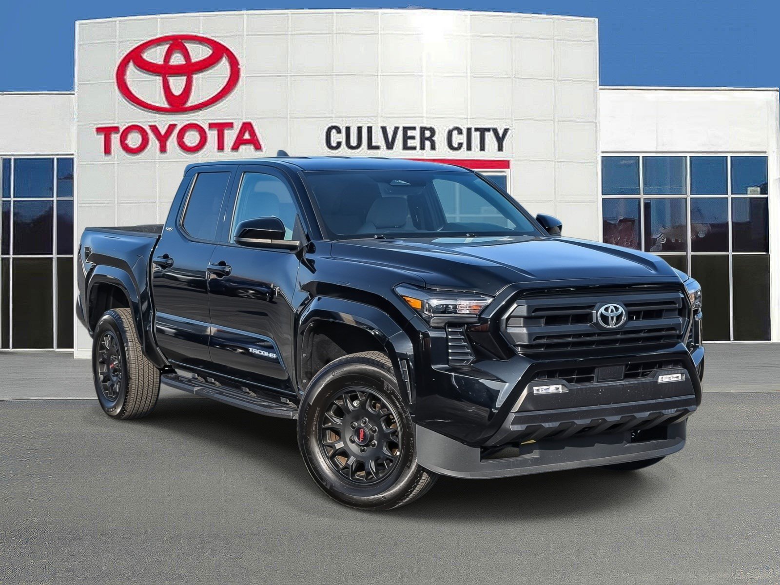 Used 2025 Toyota Tacoma SR5 AWD/4WD image 1