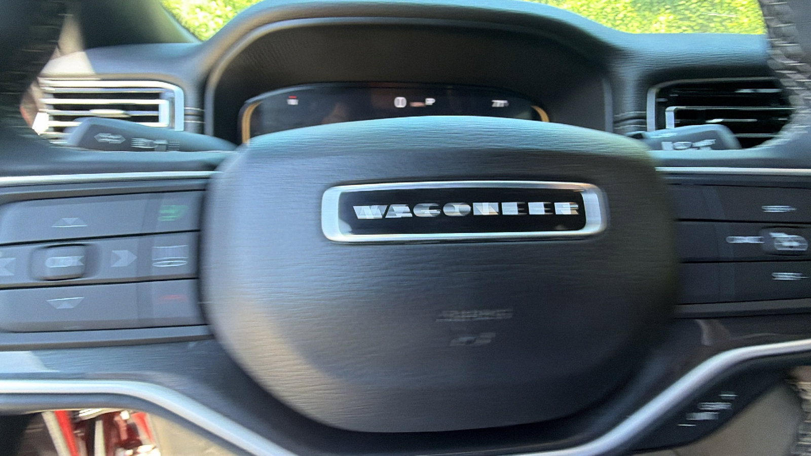 Used 2024 Jeep Wagoneer L 2WD image 29
