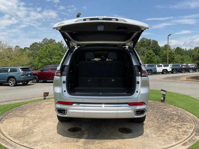Used 2023 Jeep Grand Cherokee L Overland RWD image 28