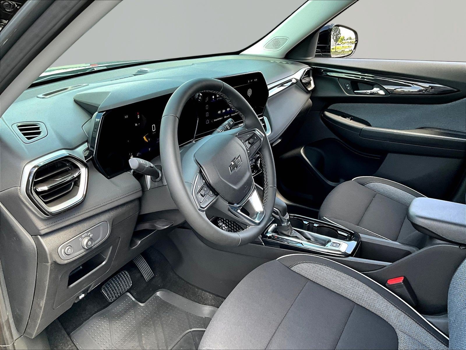 New 2026 Chevrolet TrailBlazer LT w/ Convenience Package FWD image 16
