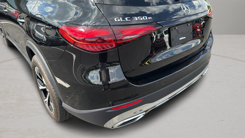 Used 2025 Mercedes-Benz GLC 350e 4MATIC image 12