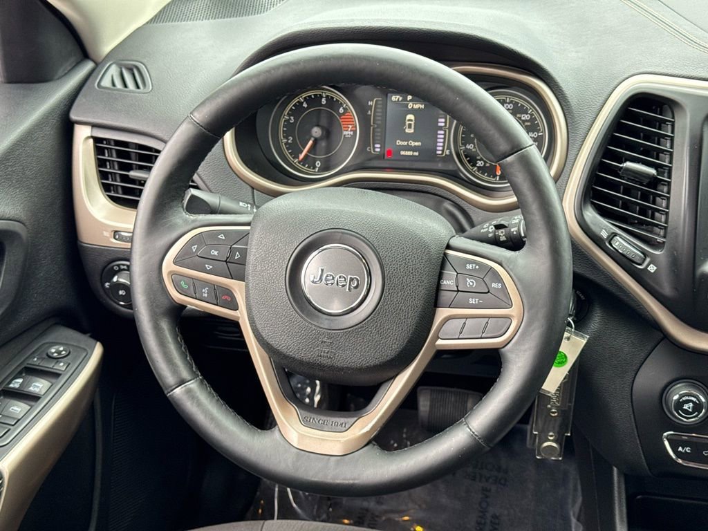 Used 2017 Jeep Cherokee Latitude w/ Cold Weather Group image 20