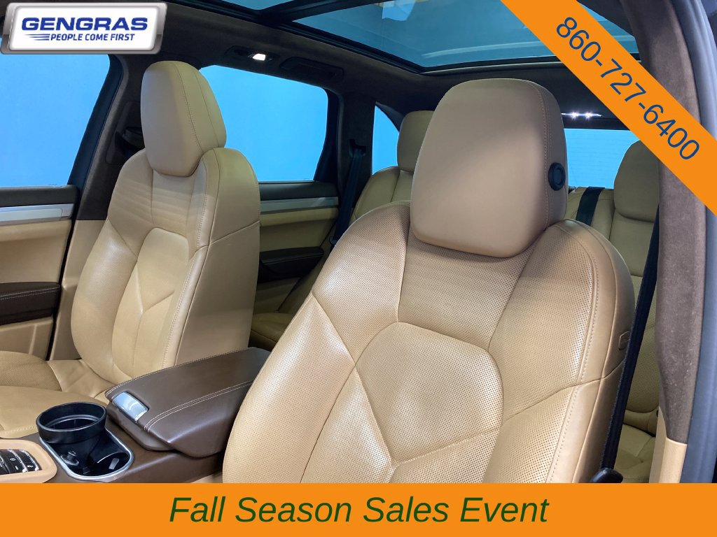 Used 2015 Porsche Cayenne Turbo AWD/4WD image 8
