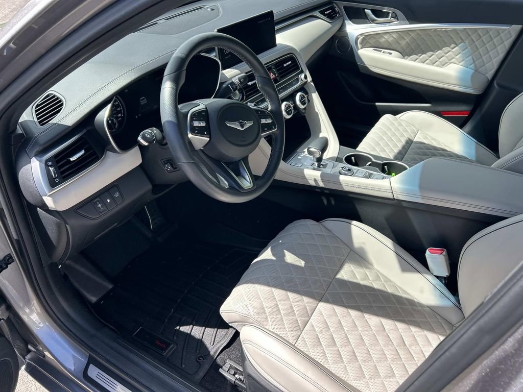 Used 2023 Genesis G70 2.0T w/ Sport Prestige Package RWD image 14