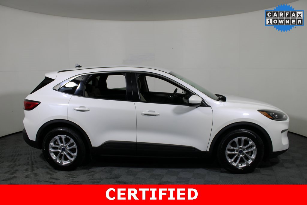 Certified 2020 Ford Escape SE image 2