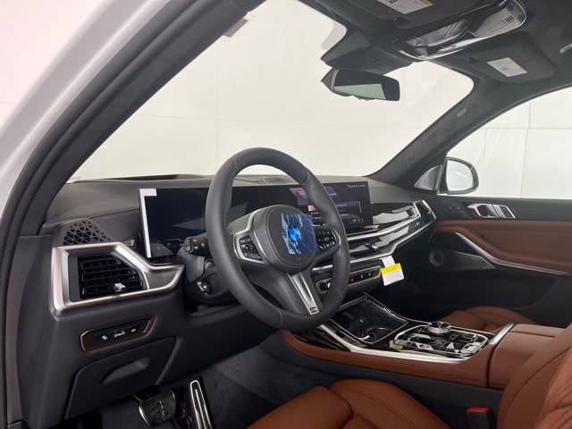 Used 2026 BMW X7 xDrive40i w/ Executive Package image 9