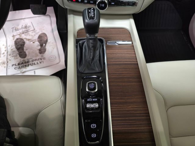 Used 2021 Volvo XC60 T5 Momentum image 20