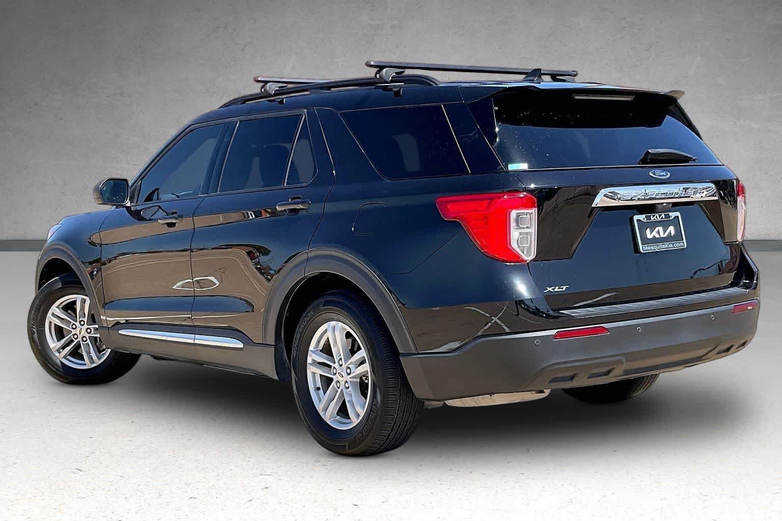 Used 2023 Ford Explorer XLT RWD image 4