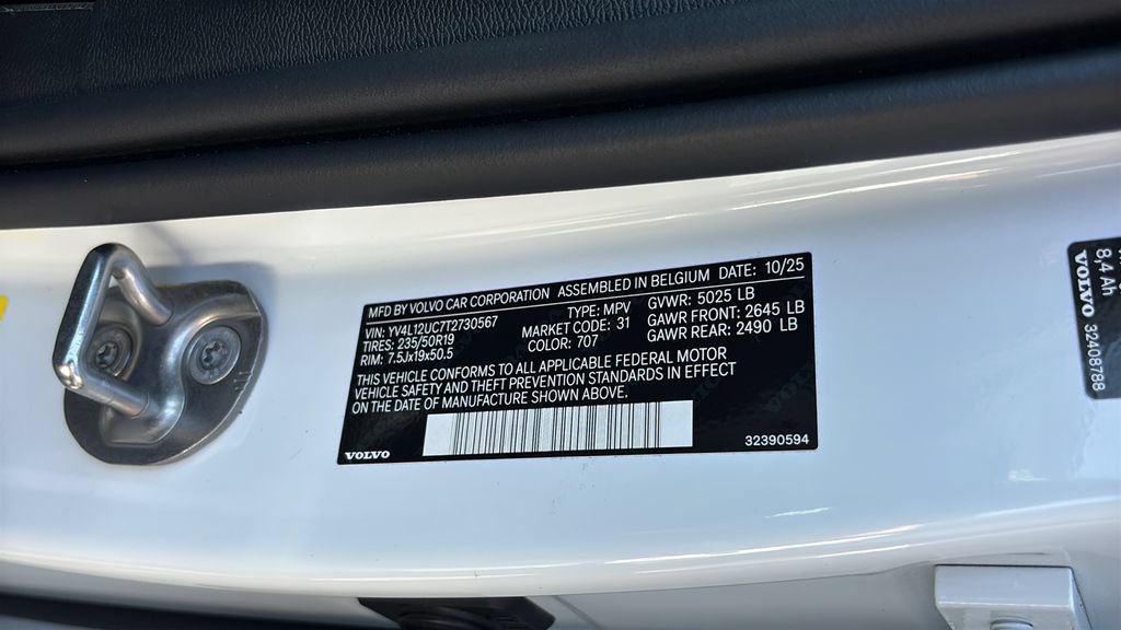 Certified 2026 Volvo XC40 B5 Plus AWD/4WD image 34