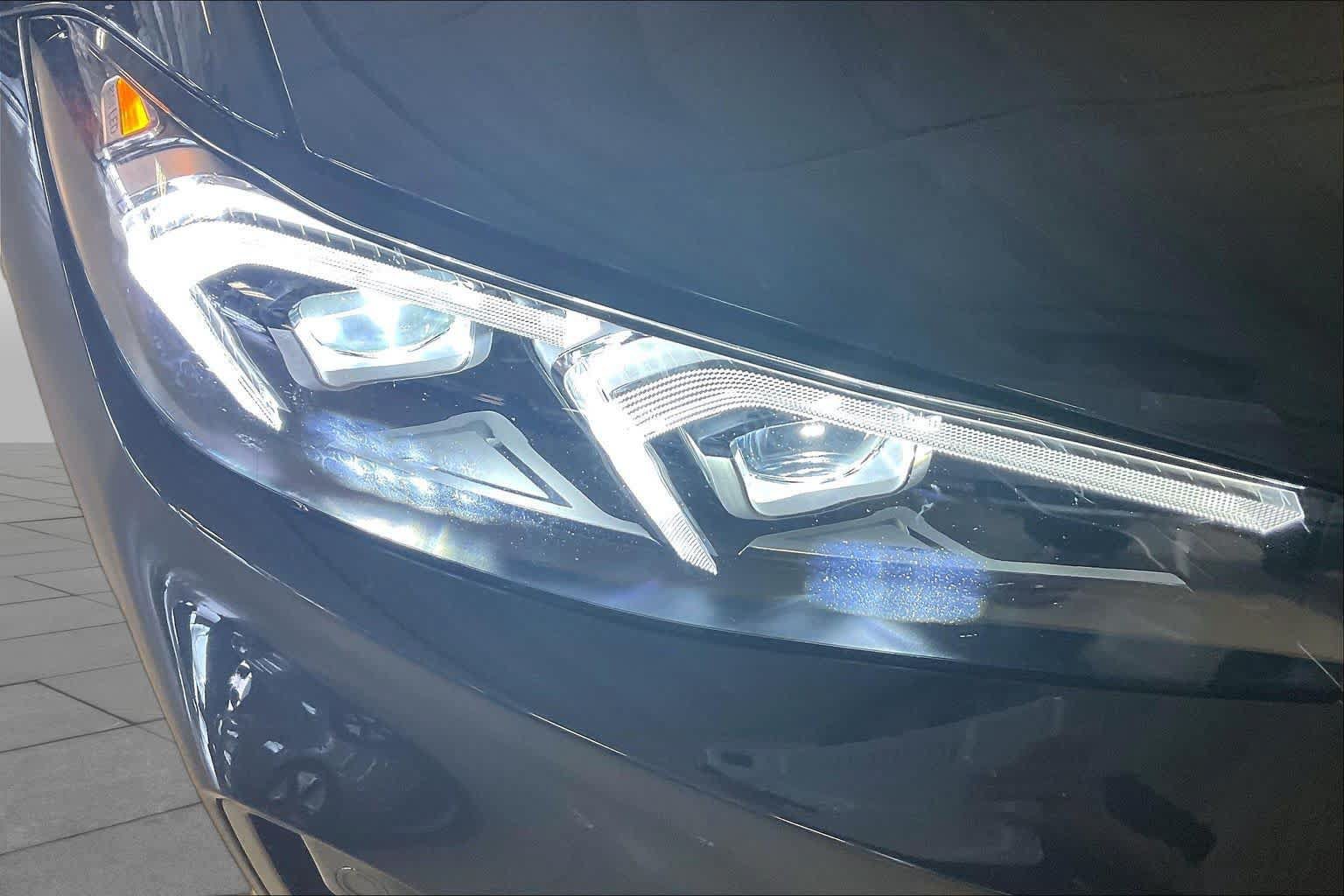 Certified 2023 BMW 330i xDrive Sedan w/ Premium Package AWD/4WD image 25