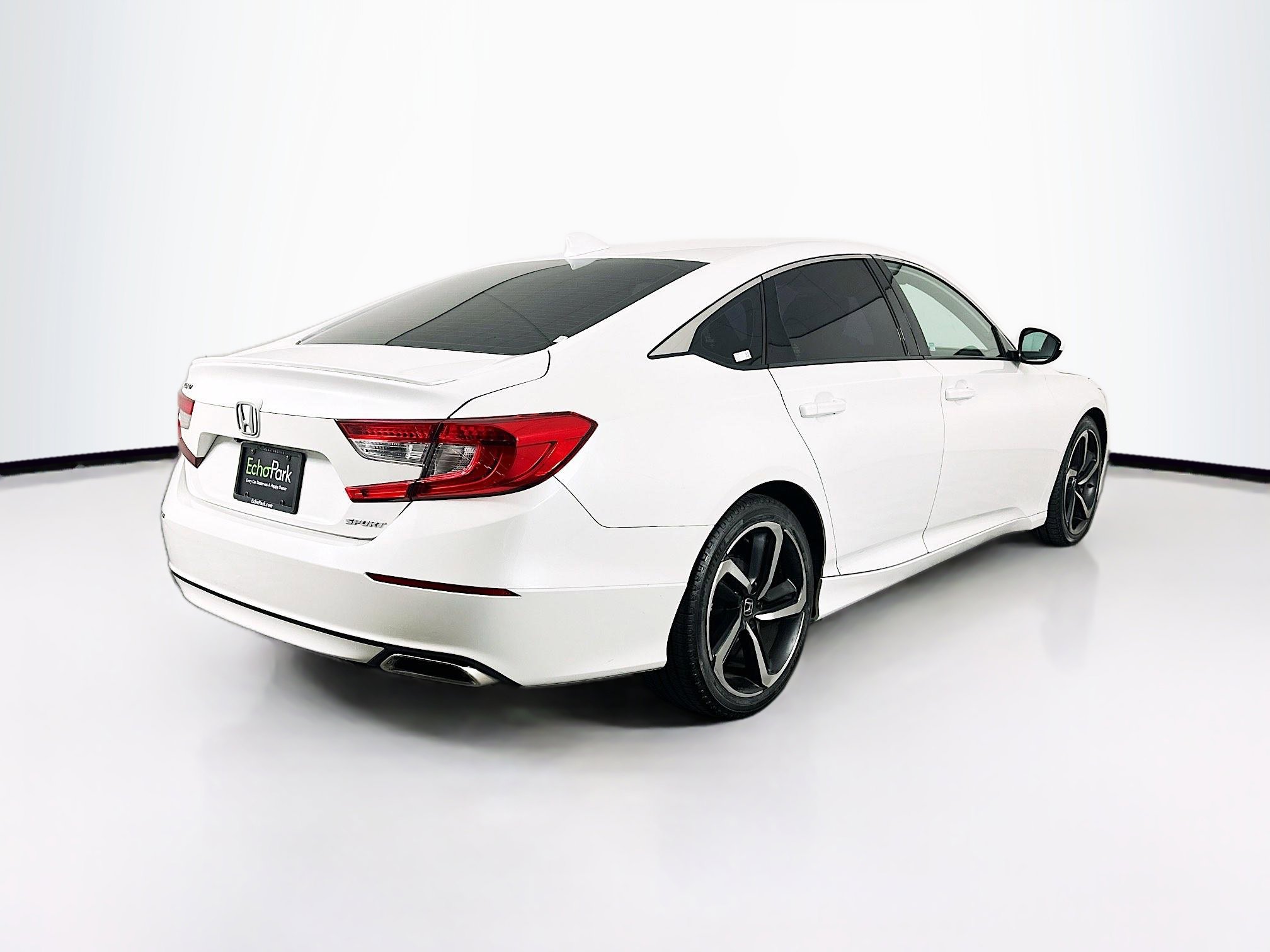 Used 2018 Honda Accord Sport image 9