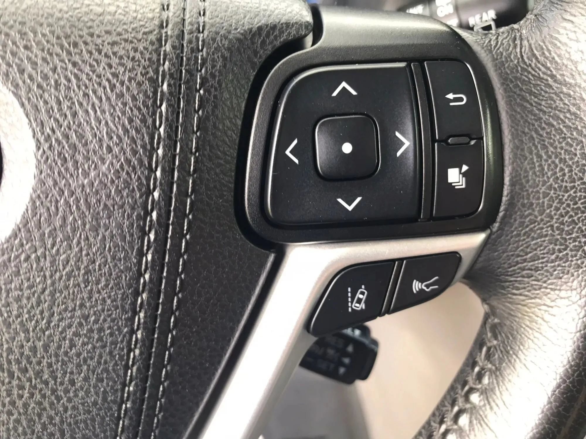 Used 2019 Toyota Sienna XLE AWD/4WD image 18
