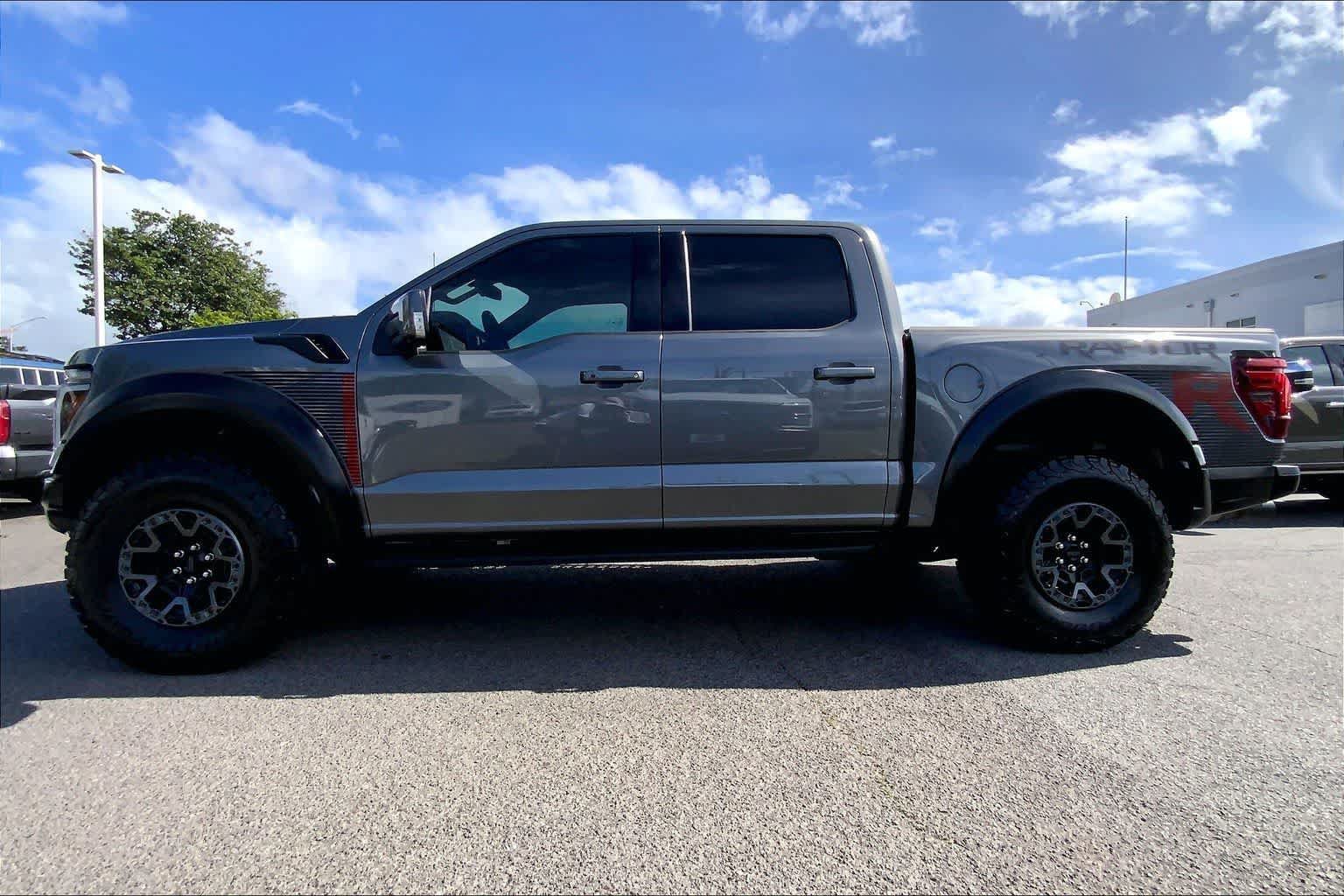 Used 2025 Ford F150 Raptor w/ Equipment Group 803A Raptor R AWD/4WD image 3