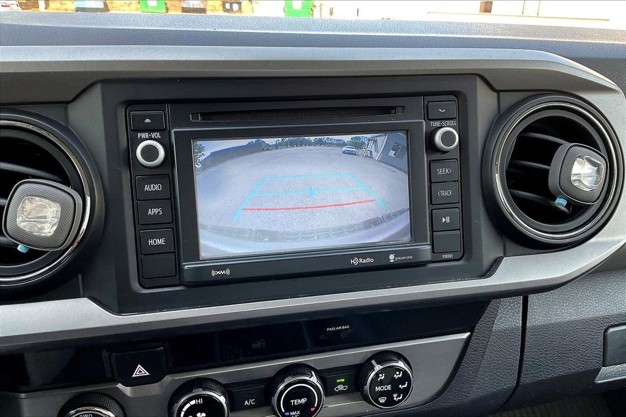Used 2018 Toyota Tacoma SR5 AWD/4WD image 14