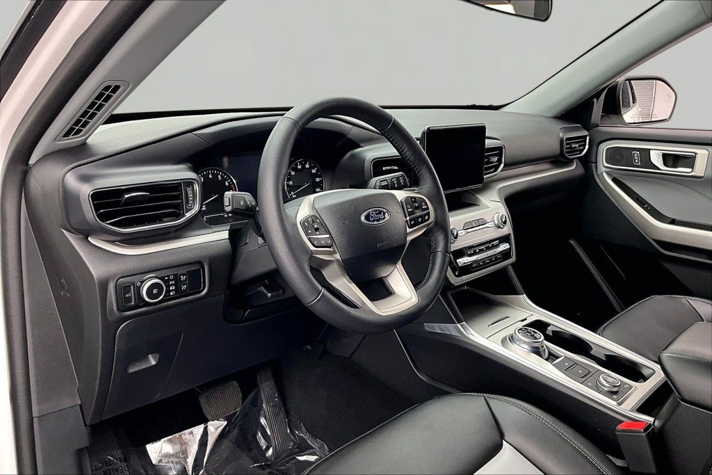 Certified 2024 Ford Explorer XLT AWD/4WD image 14