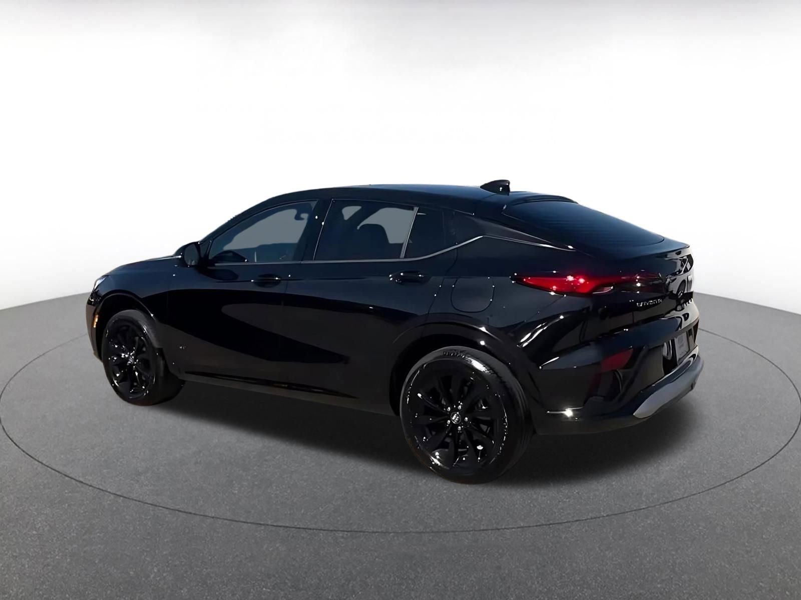 Used 2025 Buick Envista Sport Touring image 10