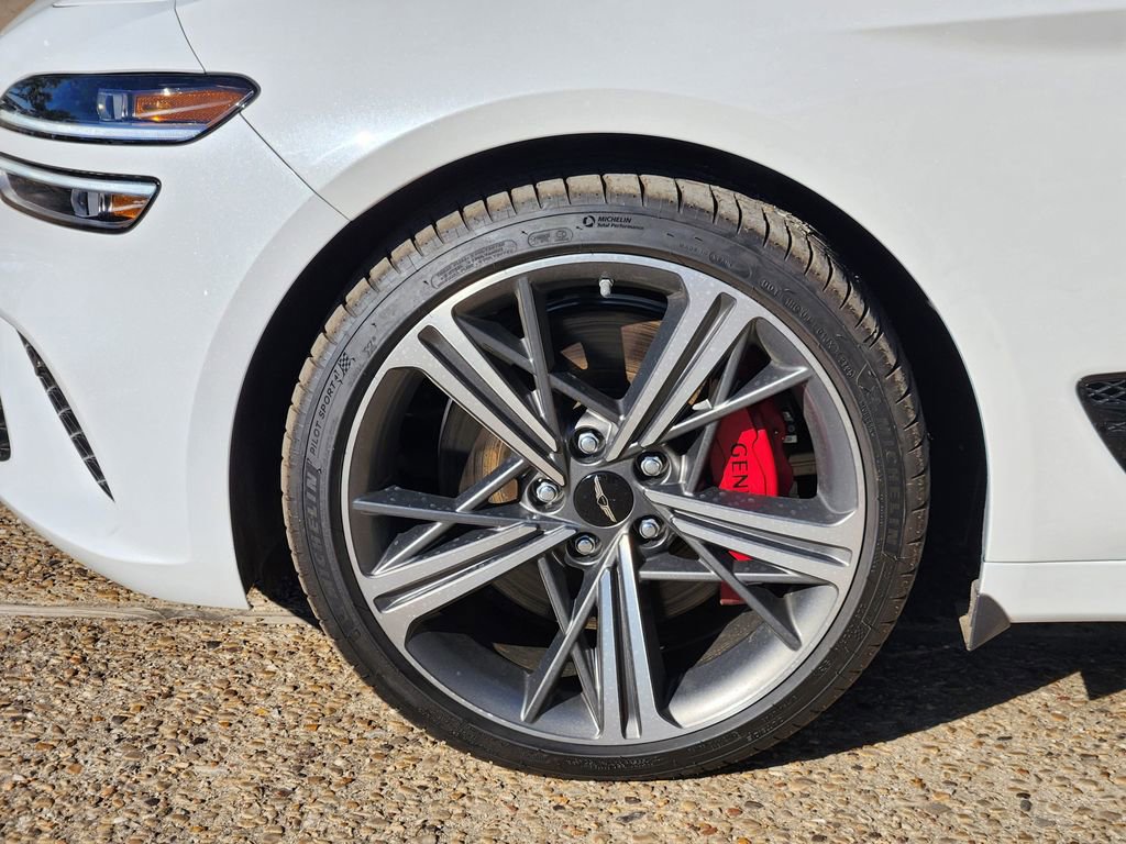 Used 2024 Genesis G70 3.3T Advanced image 9