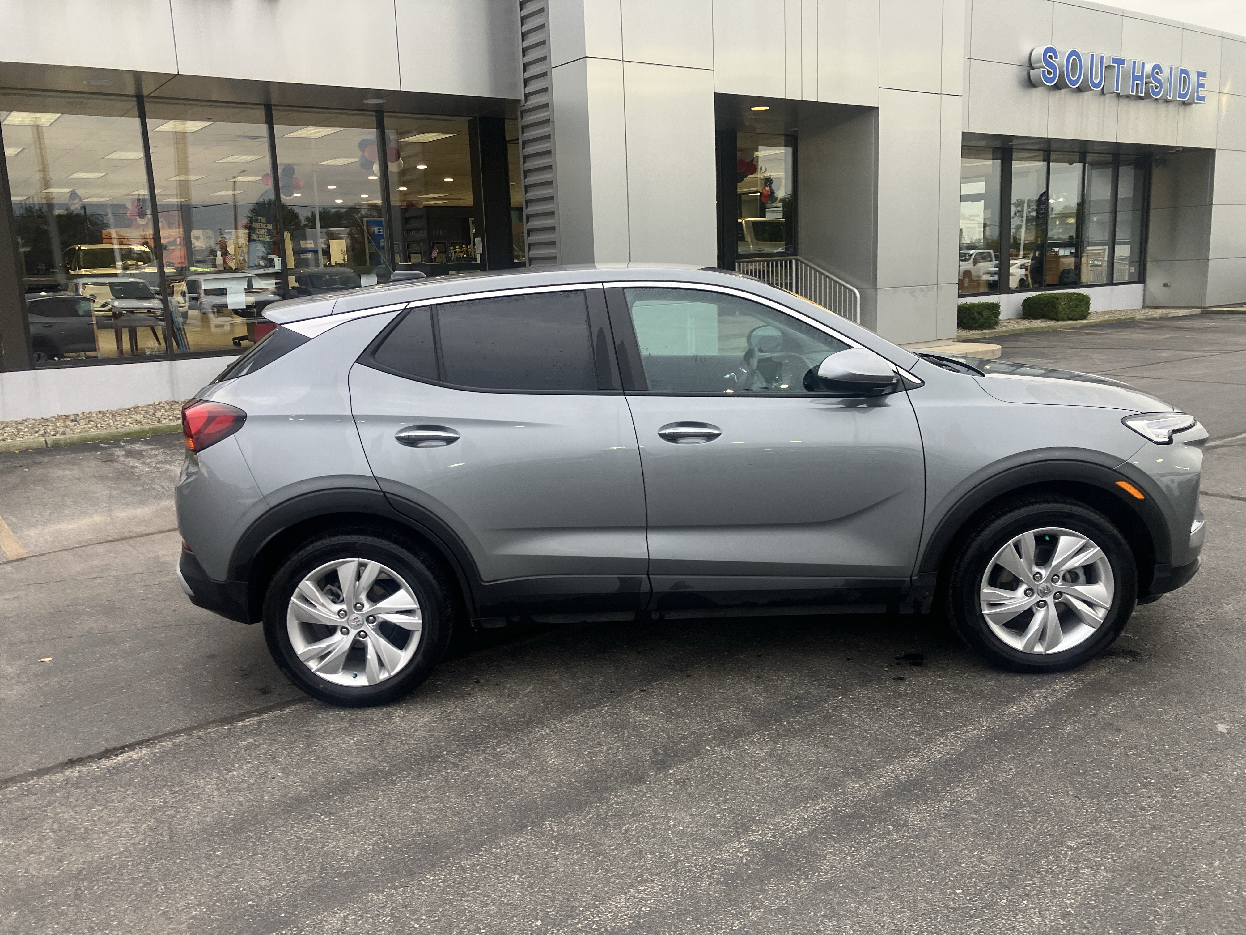 Used 2025 Buick Encore GX Preferred FWD image 8