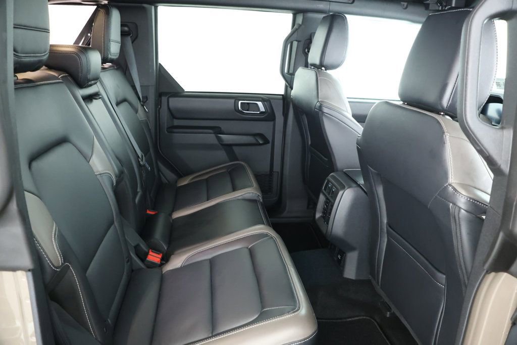 Used 2025 Ford Bronco Outer Banks image 21