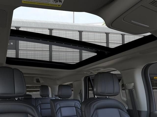 New 2026 Lincoln Navigator Reserve AWD/4WD image 22