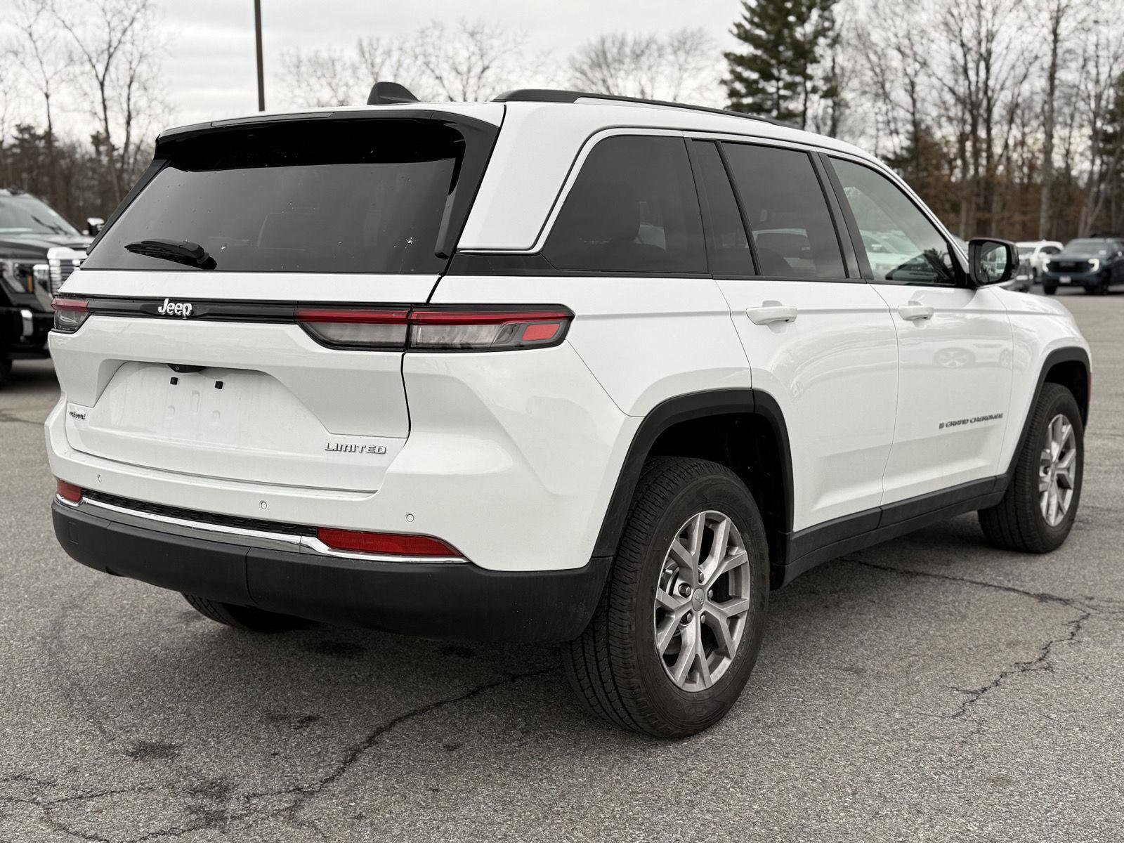 Used 2022 Jeep Grand Cherokee Limited image 5