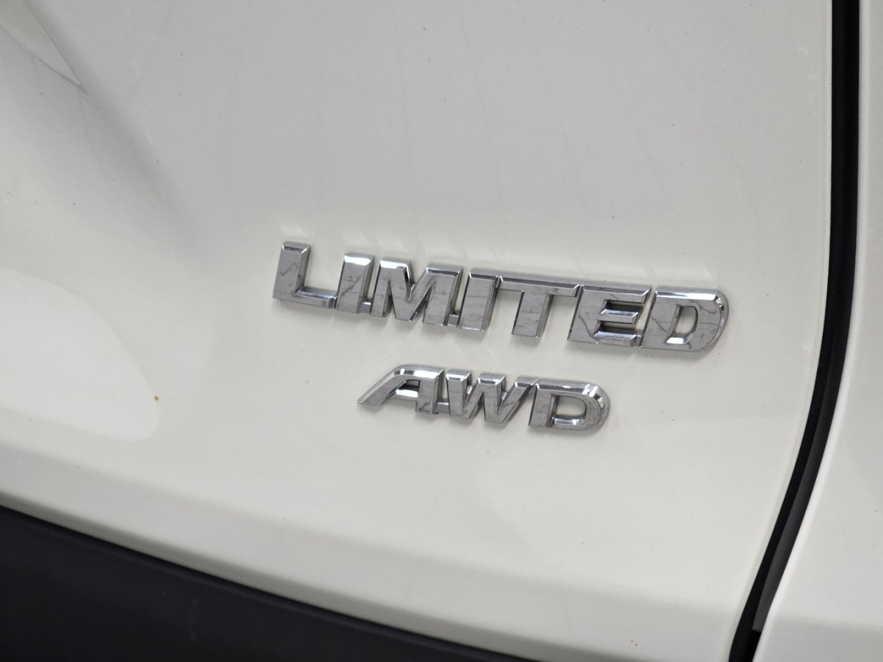 Used 2021 Toyota RAV4 Limited image 22