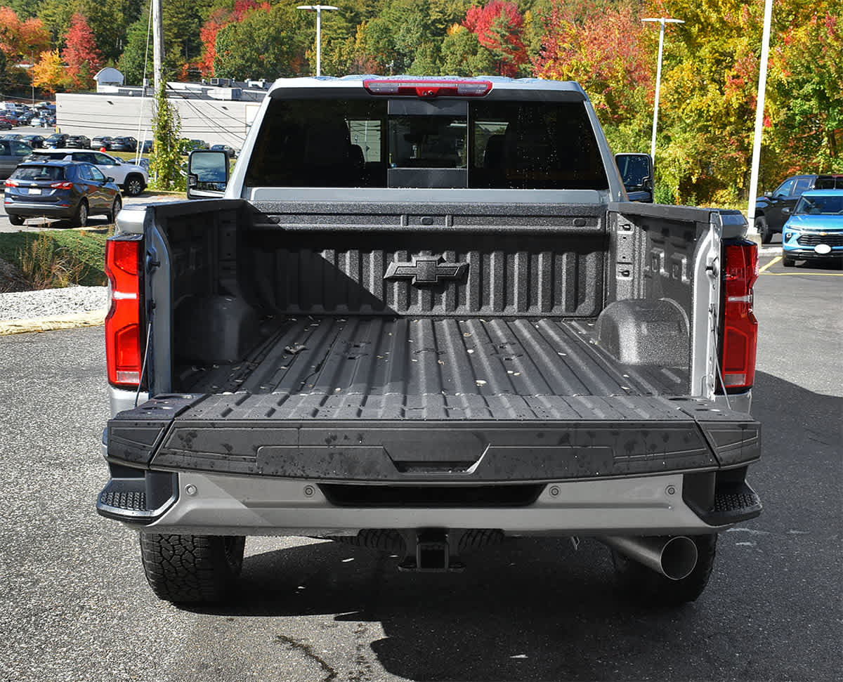 New 2026 Chevrolet Silverado 2500 High Country w/ High Country Premium Package AWD/4WD image 9