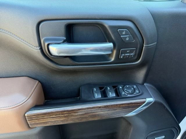 Used 2019 Chevrolet Silverado 1500 High Country w/ Technology Package AWD/4WD image 16