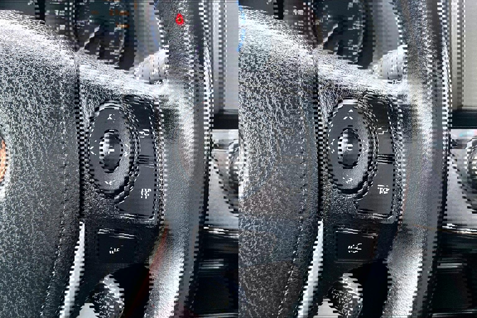 Used 2018 Toyota RAV4 XLE image 18