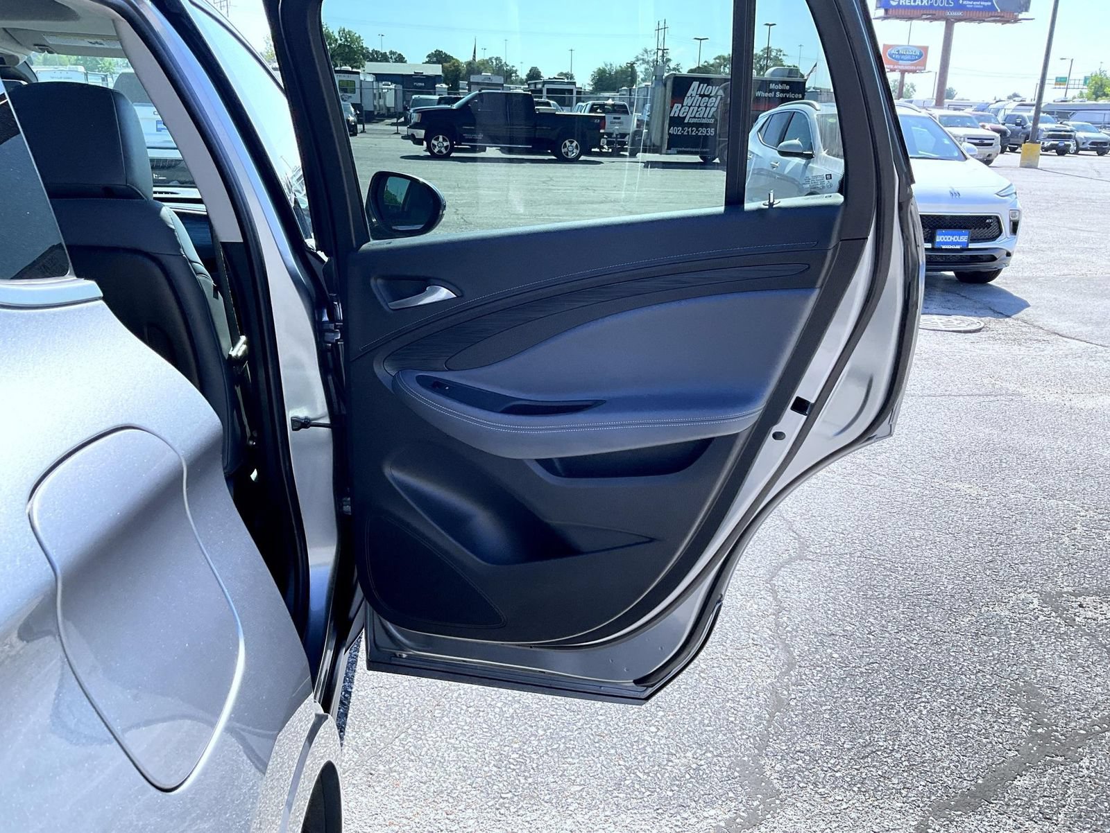 Certified 2020 Buick Envision Premium w/ Driver Confidence Package AWD/4WD image 17