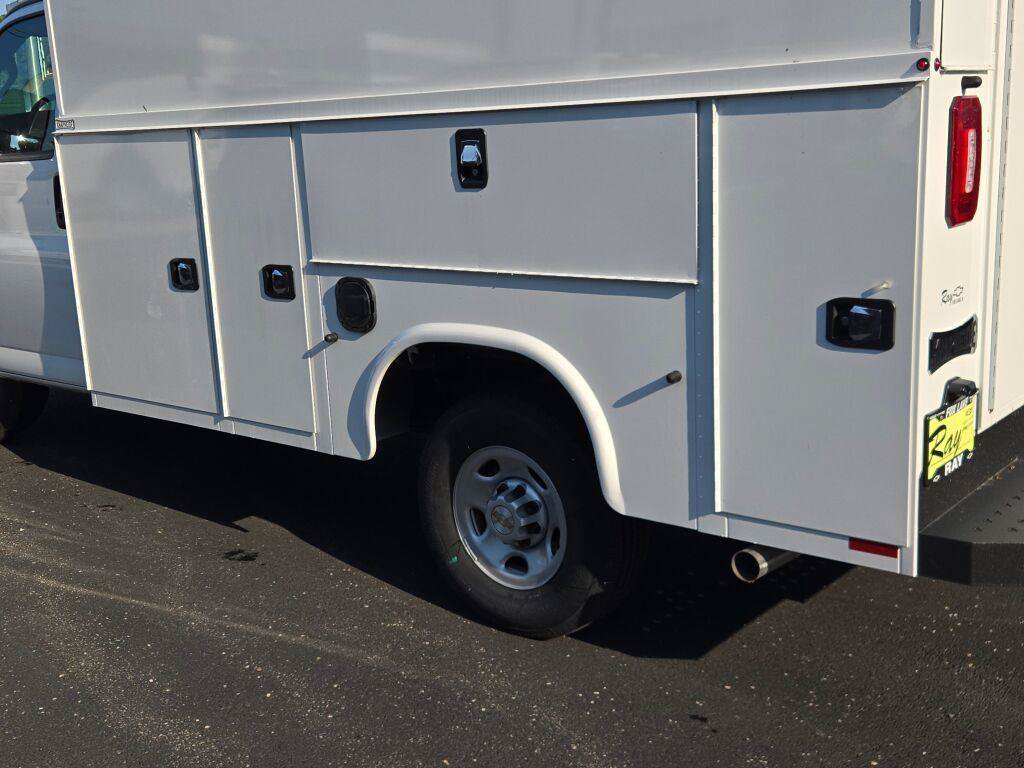 New 2026 Chevrolet Express 3500 w/ Power Convenience Package RWD image 10