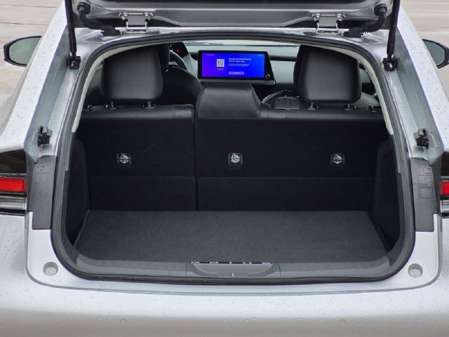 Certified 2025 Toyota Prius XLE FWD image 28
