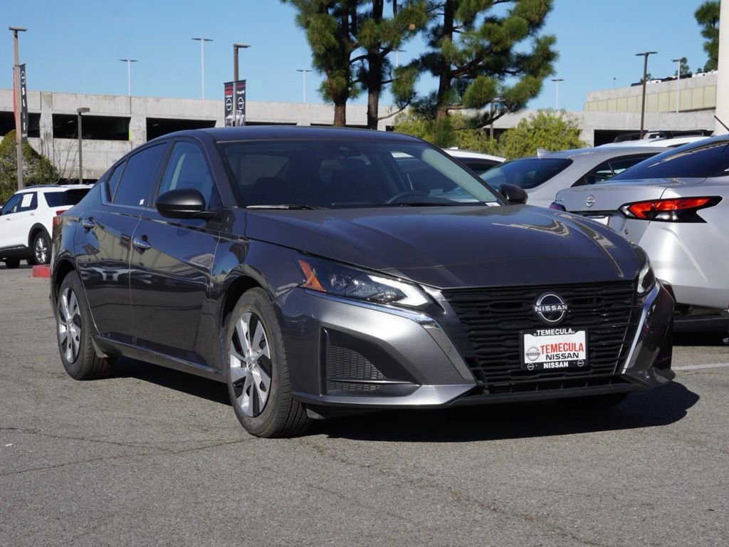 Certified 2025 Nissan Altima 2.5 S image 2