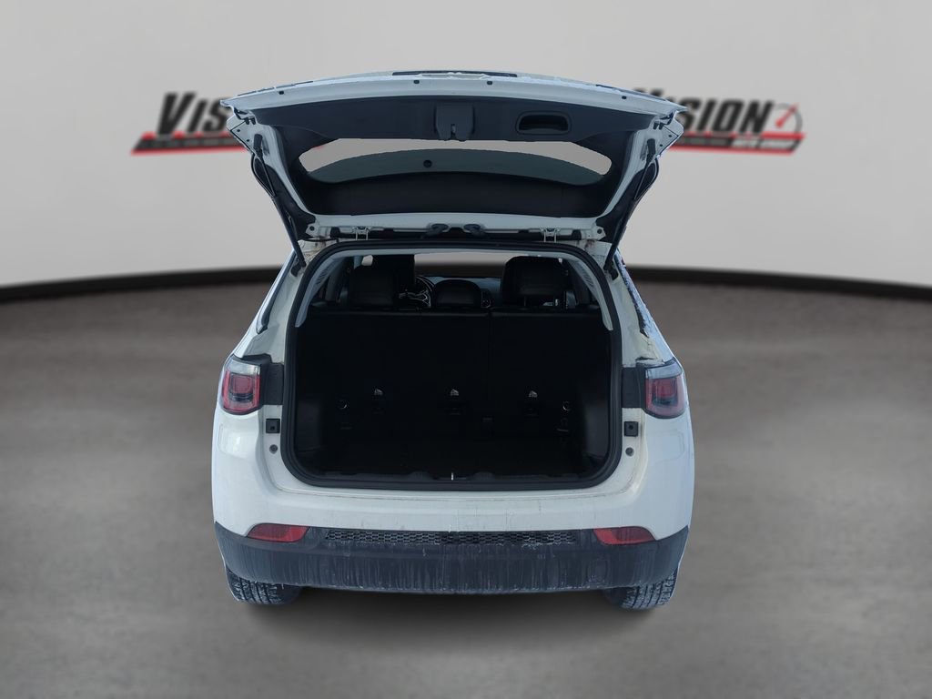 Used 2019 Jeep Compass Latitude w/ Cold Weather Group image 9