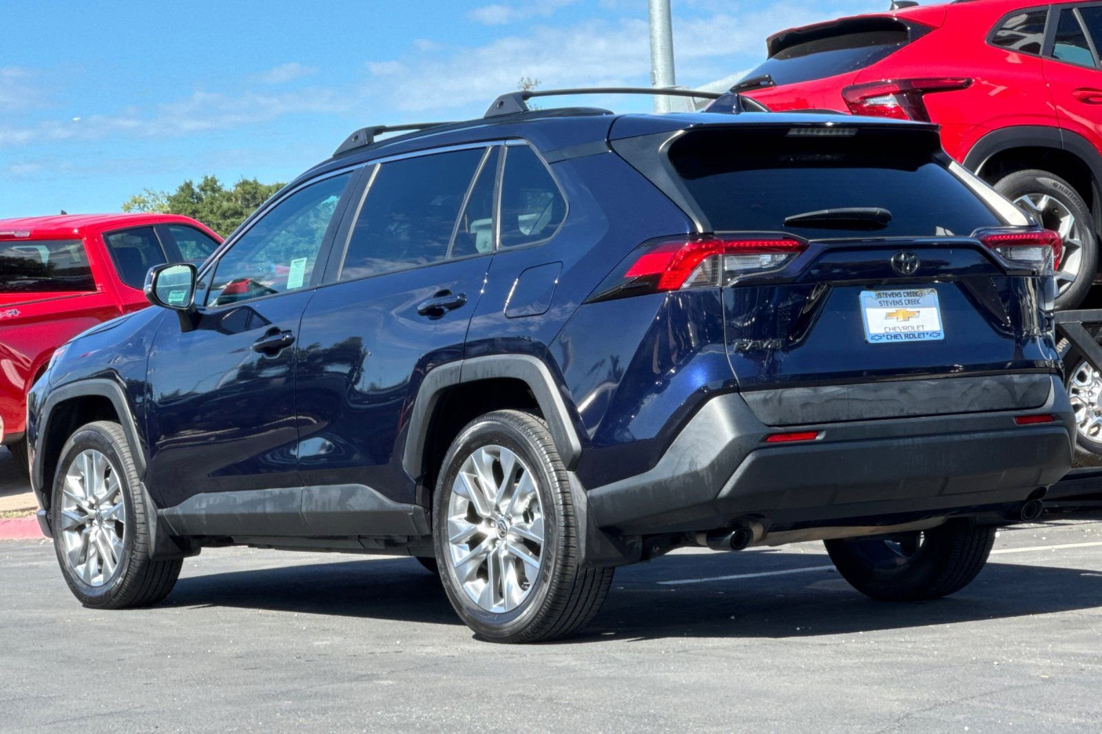 Used 2021 Toyota RAV4 XLE Premium w/ Carpet Mat Package (TMS) image 7