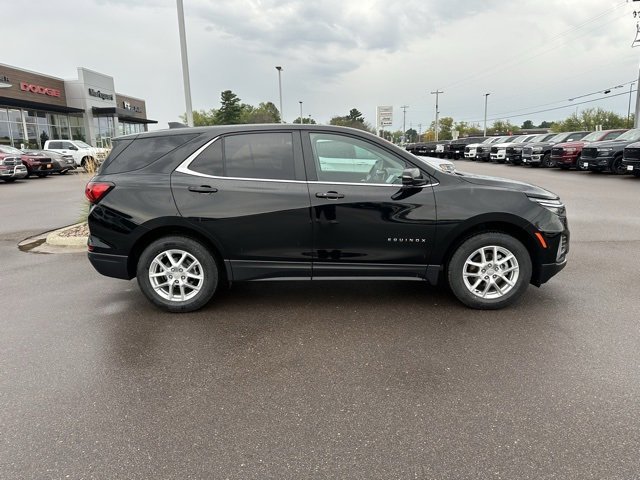 Used 2024 Chevrolet Equinox LT image 2