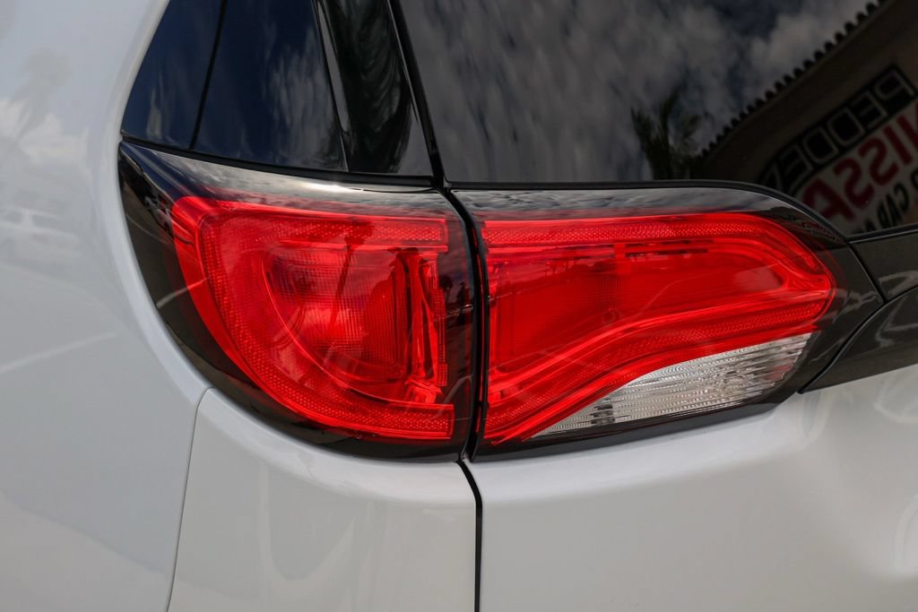 Used 2024 Chrysler Voyager LX FWD image 8