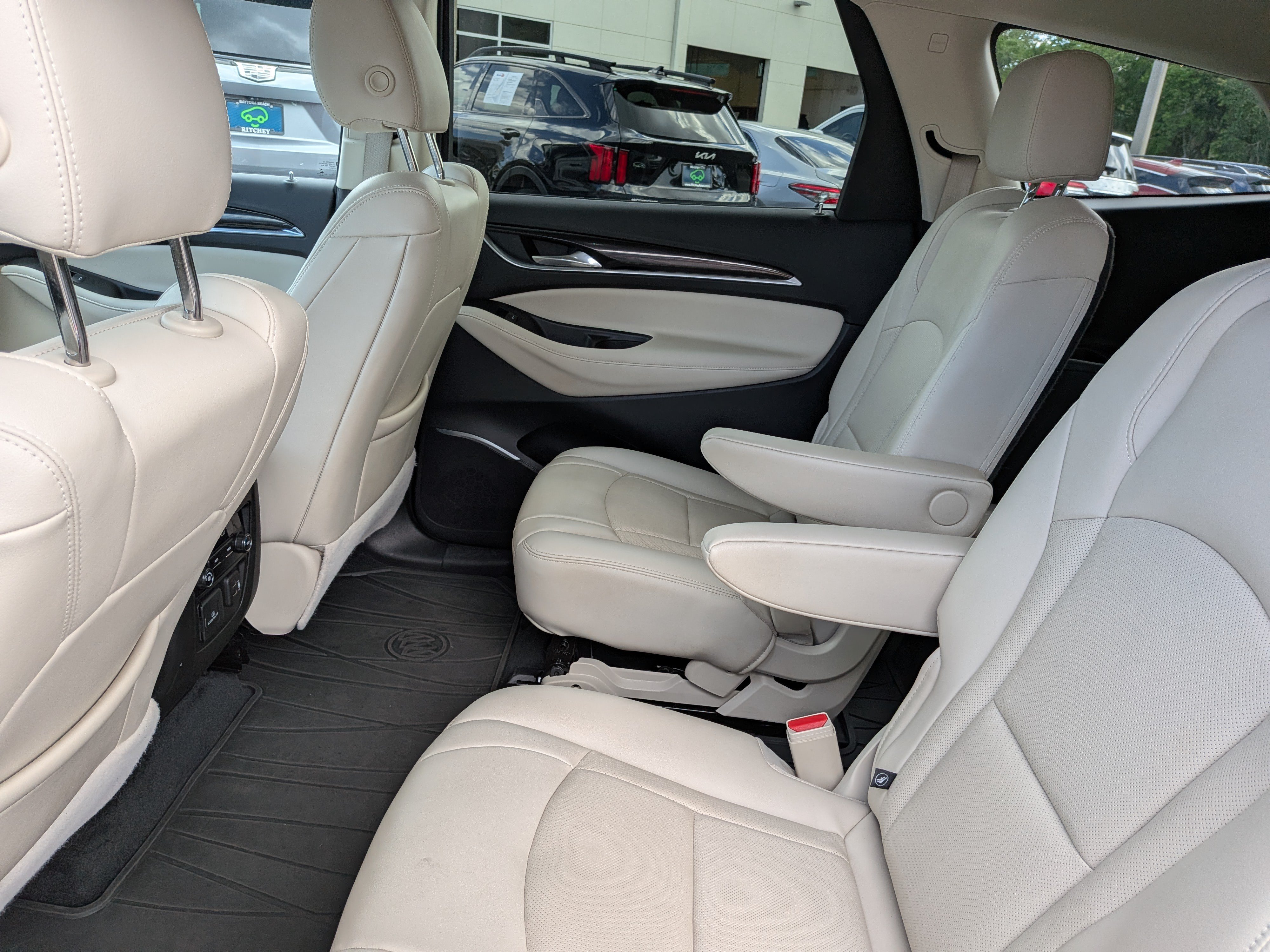 Certified 2023 Buick Enclave Essence w/ Experience Buick Package FWD image 16