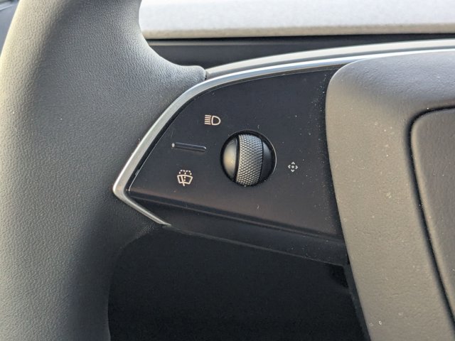 Used 2026 Tesla Model Y Long Range image 4