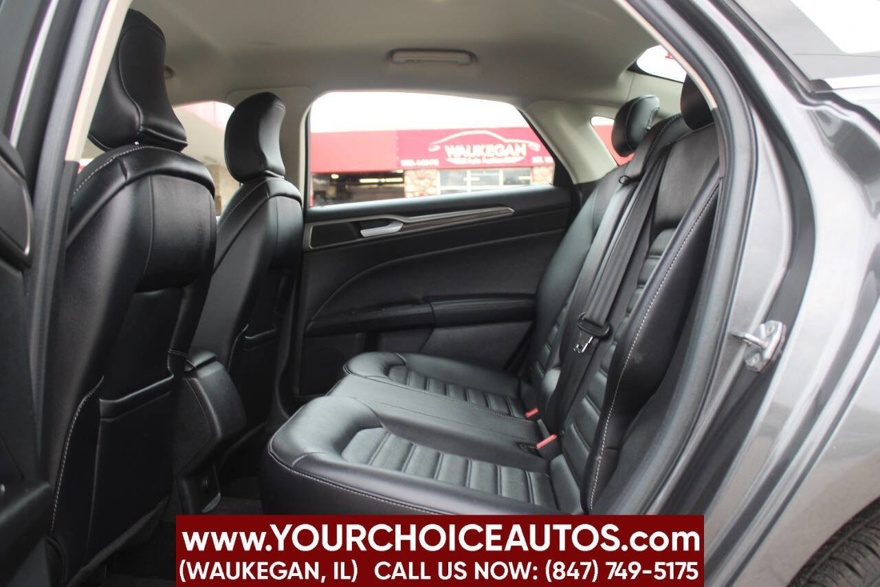 Used 2017 Ford Fusion SE image 14