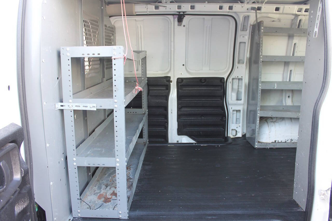 Used 2004 Chevrolet Express 1500 RWD image 15