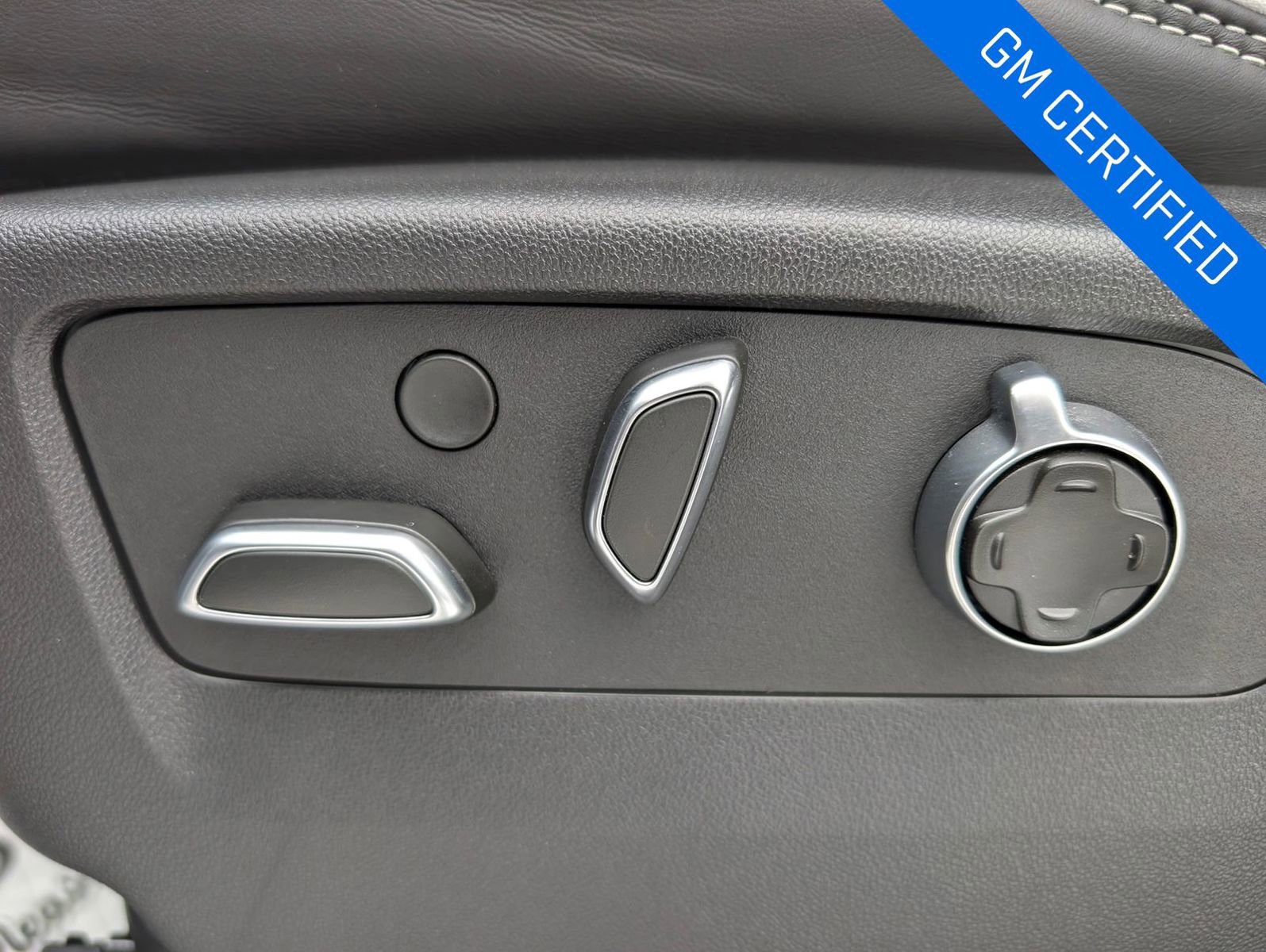 Used 2025 GMC Yukon AT4 Ultimate w/ LPO, Floor Liner Package image 12