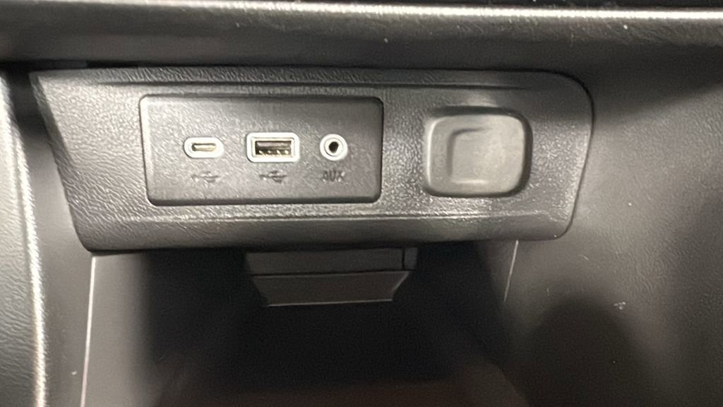 Used 2023 Buick Encore GX Select image 27