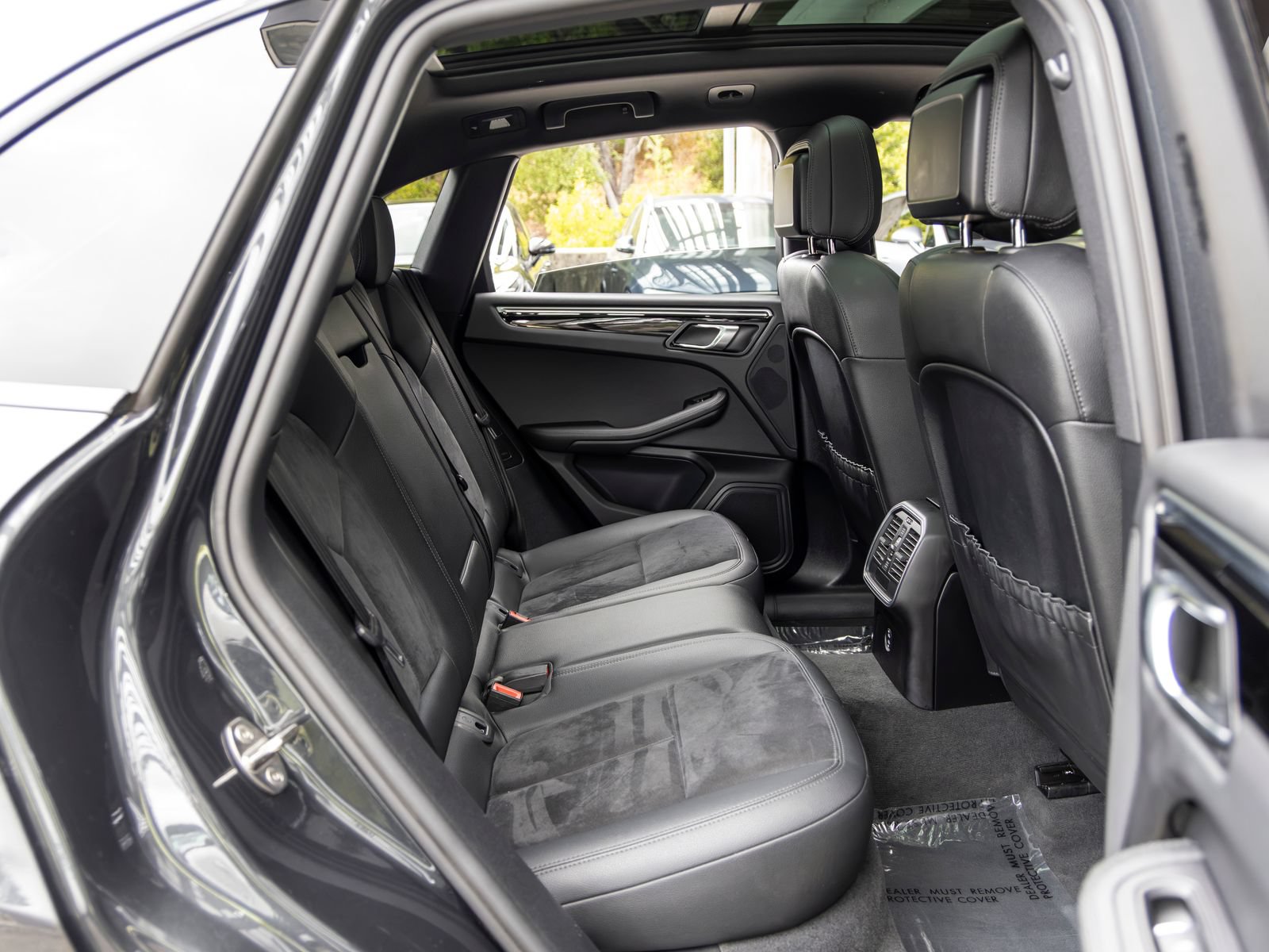 Certified 2021 Porsche Macan S AWD/4WD image 56